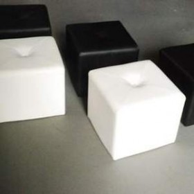 Pouf cube noir 33cm